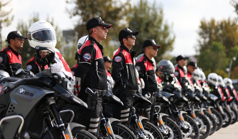 SAKARYA JANDARMA VE EMNİYET TEŞKİLATINA 93 YENİ ARAÇ