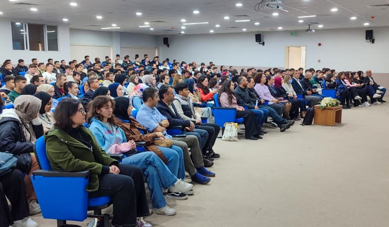 Yeni öğrencilere oryantasyon programı düzenlendi