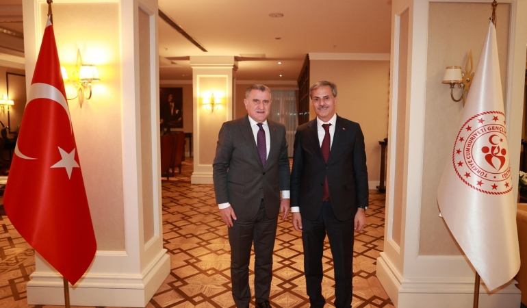 Yusuf Alemdar ‘hayırlı olsun’ diyerek müjdeyi verdi: 2 ilçeye spor salonu ve mahallelere futbol sahası