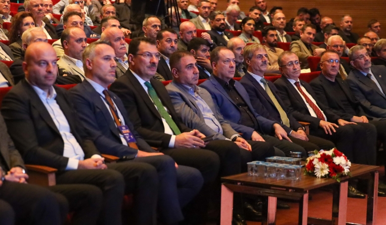 Başkan Alemdar, Serdivan İlçe Kongresi’nde konuştu:  “Daha fazla çalışacak daha fazla üreteceğiz”