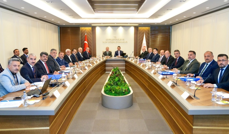 BAŞKAN ŞENOL DİNÇ BAKAN MURAT KURUM İLE GÖRÜŞTÜ