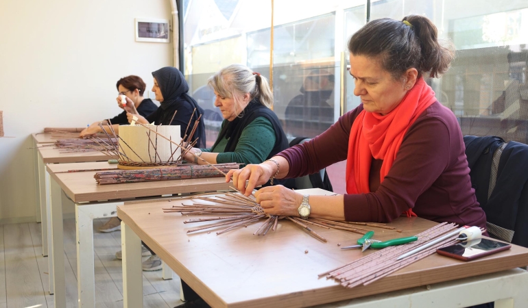 Atıklar ilham veren ellerde ‘sanat’ olarak hayata dönüyor