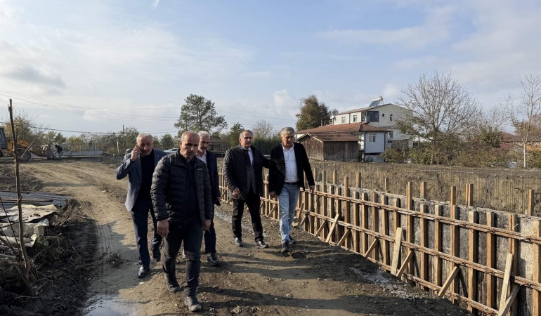 DSİ Arifiye’de Dere Islahı Çalışmasına Devam Ediyor