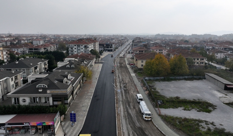 Ahmet Yesevi Caddesi Büyükşehir’in çalışmalarıyla modern bir yüz kazanıyor