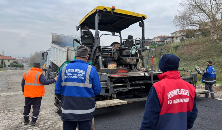 Serdivan Belediyesi’nden Yol Yenileme Atağı