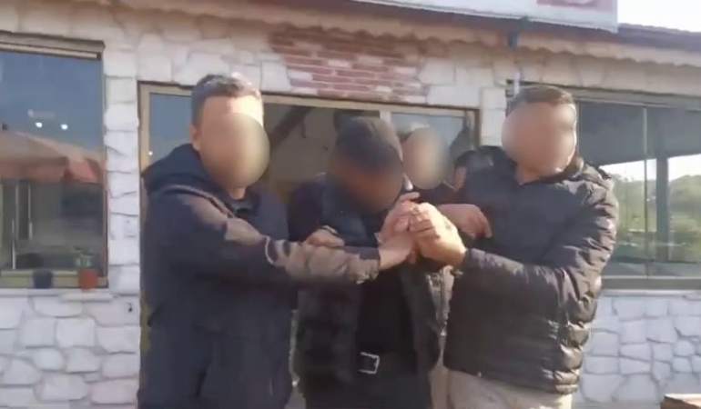 2 YIL PERUK VE TAKMA İSİMLE KAÇAN KATİL ZANLISI JANDARMA EKİPLERİNCE YAKALANDI