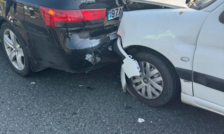 Anadolu Otoyolu’nda zincirleme kaza: 7 araç birbirine girdi, 4 yaralı
