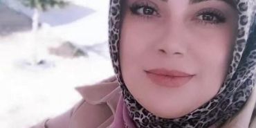 KADIN CİNAYETİNDE YENİ DETAYLAR: 3 AYLIK SEVGİLİSİ TARAFINDAN ÖLDÜRÜLMÜŞ ŞAHSIN OLAY YERİNDEN SİLAHLA KAÇTIĞI AN GÜVENLİK KAMERASINDA