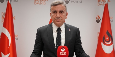 Azmi Karamahmutoğlu,