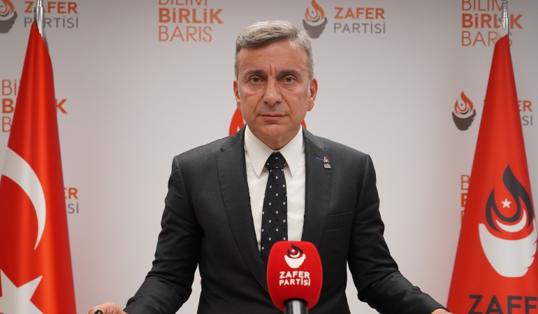 Zafer Partisi Sözcüsü Azmi Karamahmutoğlu, Zafer Partisi’nin gündeme ilişkin görüşlerini açıkladı.