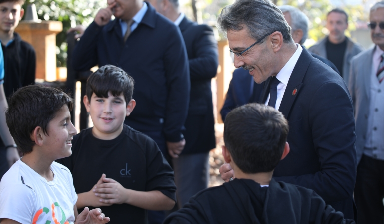 BAŞKAN ŞENOL DİNÇ, “GÖZLERİNİZDEKİ PARILTI GELECEĞE UMUTLA BAKMAMIZI SAĞLIYOR”