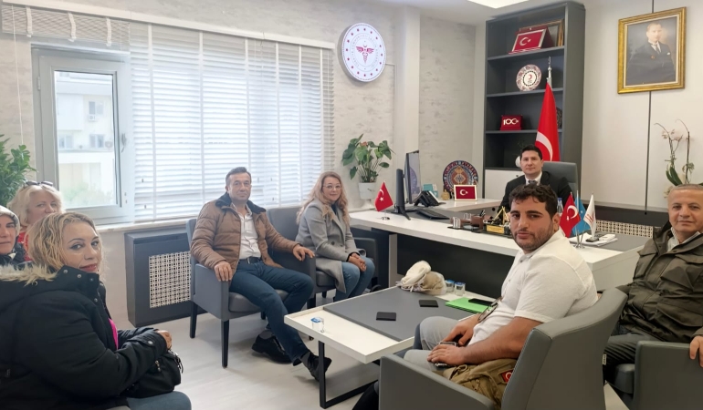 Gönül Elçileri Sosyal Yardımlaşma Derneği’nden İl Sağlık Müdürü Özdemir’e ziyaret