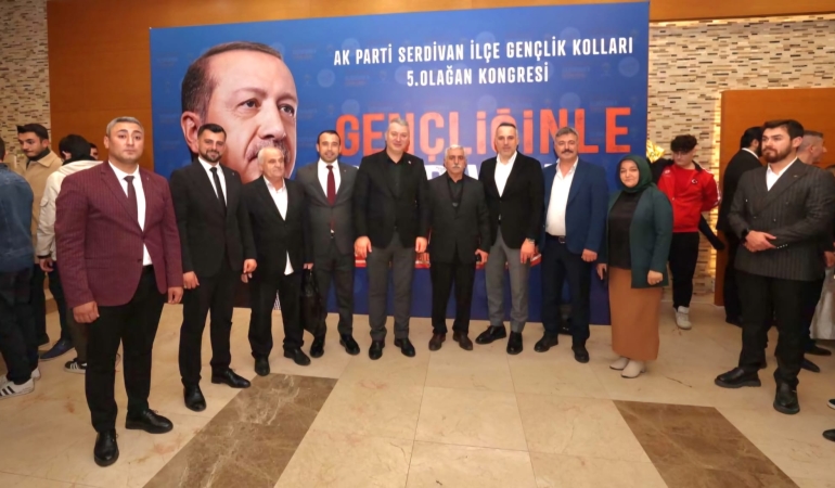 Mehmet Durak; AK Parti Serdivan İlçe Gençlik Kolları 5. Olağan Kongresine katıldı