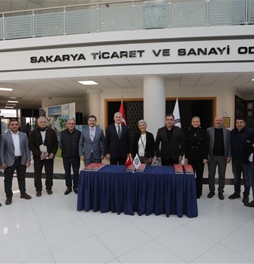 Yazar İvi İLYADİS'in “Uzaktaki Yakın Adapazarı” Kitabı'nın İmza Töreni SATSO'da Gerçekleştirildi