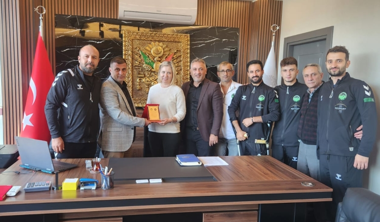 Melih ÖZDEMİR ‘Belediye Bedensel Engelliler Takımına Sponsor okldu