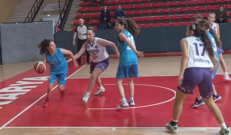 Kızlarda Antspor yine fark ediliyor  66-34