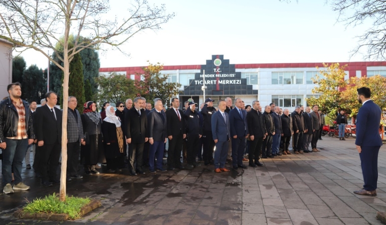 24 KASIM ÖĞRETMENLER GÜNÜ HENDEK’TE TÖRENLE KUTLANDI