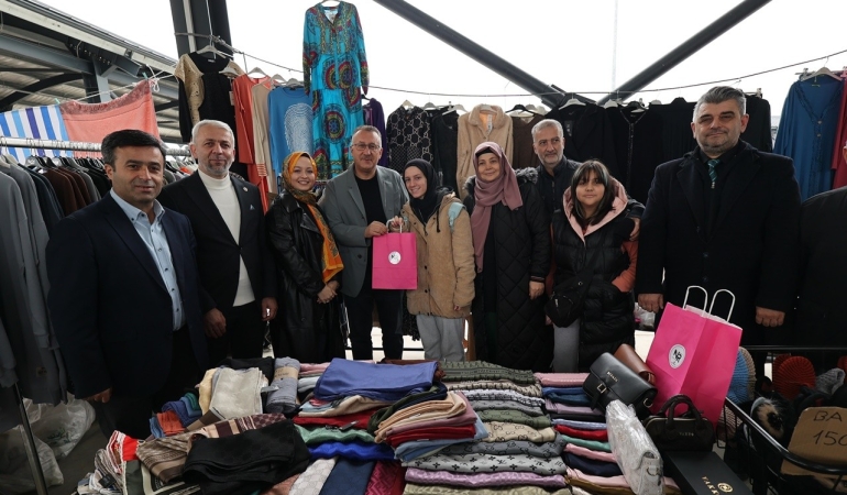 Yenikent Bölgesine Yeni Soluk: Giyim ve Kumaş Pazarı Açıldı
