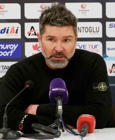 ERZURUMSPOR FK - SAKARYASPOR MAÇININ ARDINDAN SAKARYASPOR TEKNİK DİREKTÖRÜ MESUT BAKKAL: "OYUNUN KONTROLÜ BİZDEYDİ" ERZURUMSPOR FK TEKNİK DİREKTÖRÜ HAKAN KUTLU: "BİZ DE YORULDUK, CAMİAMIZ ARTIK BİR KARAR VERMELİ"