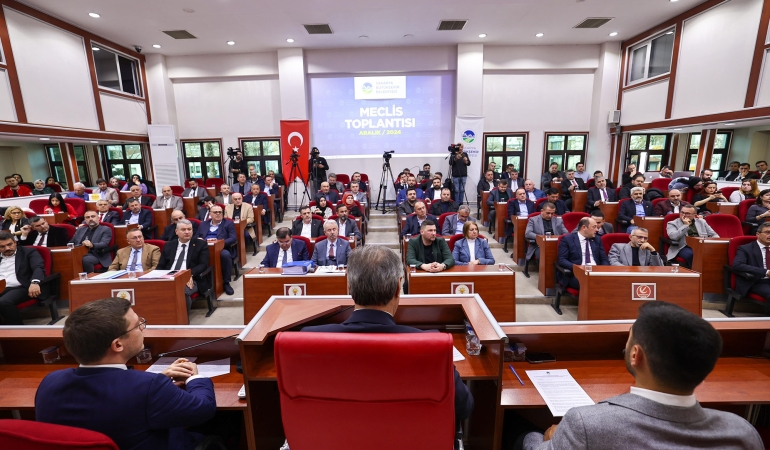 Başkan Yusuf Alemdar dönüşümde hedefi mecliste açıkladı:  “Deprem öncesi tüm binaları dönüştürmek istiyoruz”
