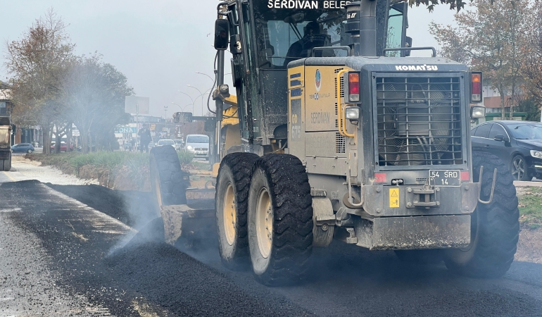 Serdivan’da Yol Çalışmaları Sürüyor