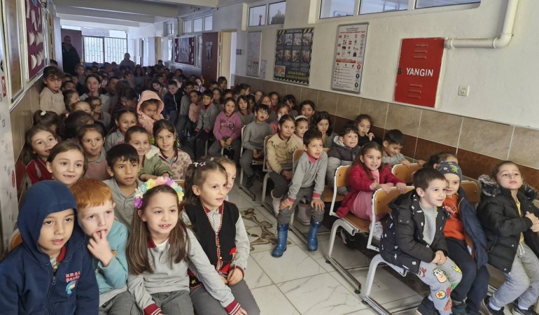 “Bir Hikâye Bin Neşe” projesiyle çocuklar çok mutlu