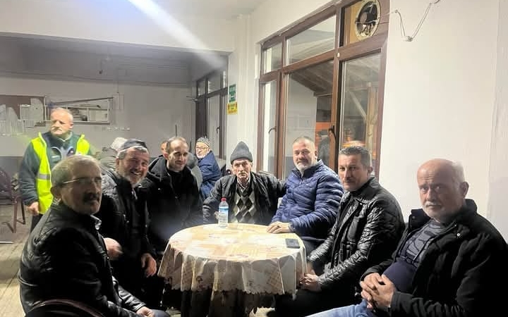 Karapürçek MHP İlçe Başkanı Mustafa Hırac, Mecidiye Mahallesi sakinleriyle bir araya gelerek önemli bir buluşmaya imza attı.