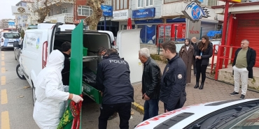 KOMŞULARININ HABER ALAMADIĞI ADAM ÇÖP DOLU EVDE ÖLÜ BULUNDU