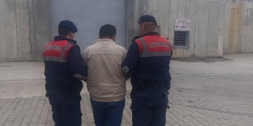 YAŞLI ADAMIN MOTOSİKLETİNİ ÇALAN 2 HIRSIZ TUTUKLANDI