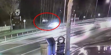 10 YAŞINDAKİ ÇOCUĞU HAYATTAN KOPARAN FECİ KAZA KAMERADA: METRELERCE HAVAYA SAVRULMUŞ O KAZADA ACI DETAY: OKULA GİTMEK İSTEDİĞİ ESNADA KAZA MEYDANA GELMİŞ MAHALLE SAKİNİ: "25 SENEDİR BURADAYIM VE BU ÜÇÜNCÜ ÖLÜMLÜ KAZA"