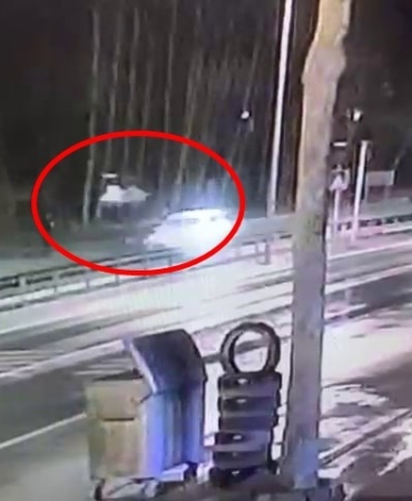 10 YAŞINDAKİ ÇOCUĞU HAYATTAN KOPARAN FECİ KAZA KAMERADA: METRELERCE HAVAYA SAVRULMUŞ O KAZADA ACI DETAY: OKULA GİTMEK İSTEDİĞİ ESNADA KAZA MEYDANA GELMİŞ MAHALLE SAKİNİ: "25 SENEDİR BURADAYIM VE BU ÜÇÜNCÜ ÖLÜMLÜ KAZA"
