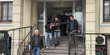 HEDEFİ ŞAŞIRIP 112 ACİL PERSONELİNİ VURAN ŞÜPHELİLER ADLİYEDE
