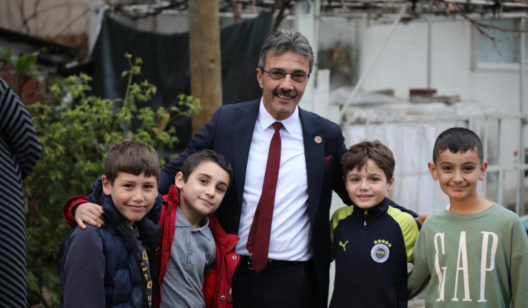 ÖĞRENCİLERİ OKULA BAŞKAN ŞENOL DİNÇ UĞURLADI