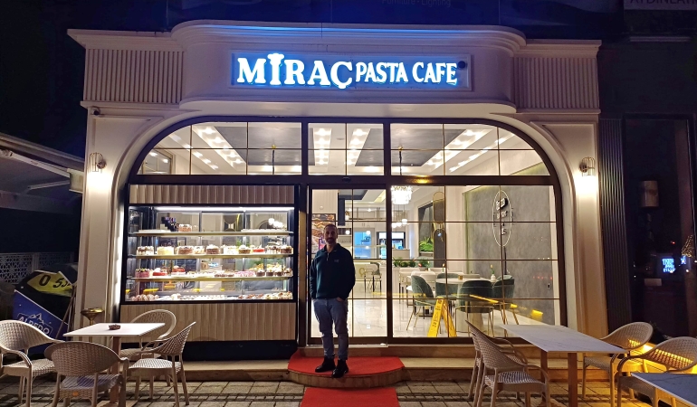 Miraç Bakery & Cafe’nin üçüncü şubesi görkemli bir açılışla kapılarını açıyor
