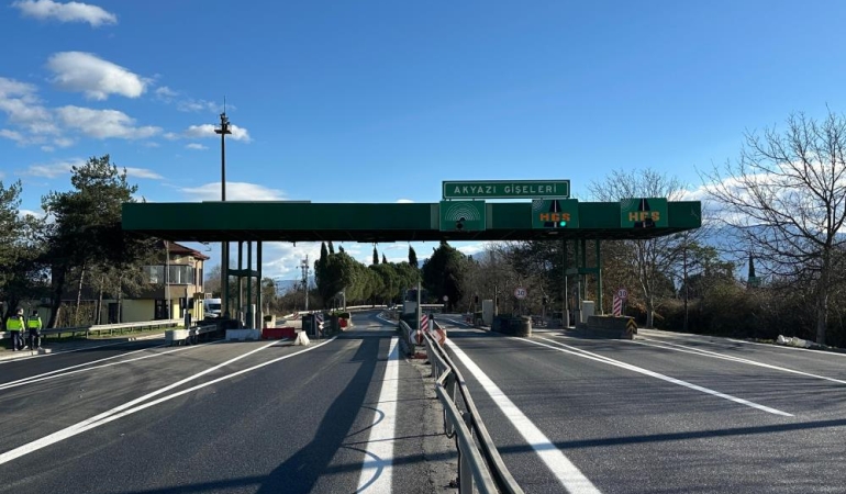 Bakım ve onarımı tamamlandı, otoyolun Akyazı Gişeleri kullanıma açıldı