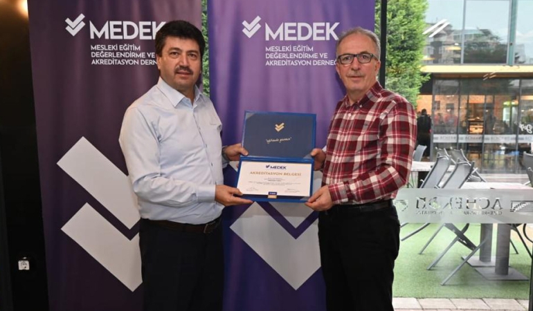 MEDEK ilk akreditasyon belgelerini verdi