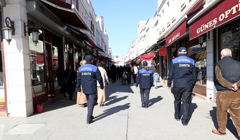 Büyükşehir zabıtası daha temiz bir Sakarya için devriyede