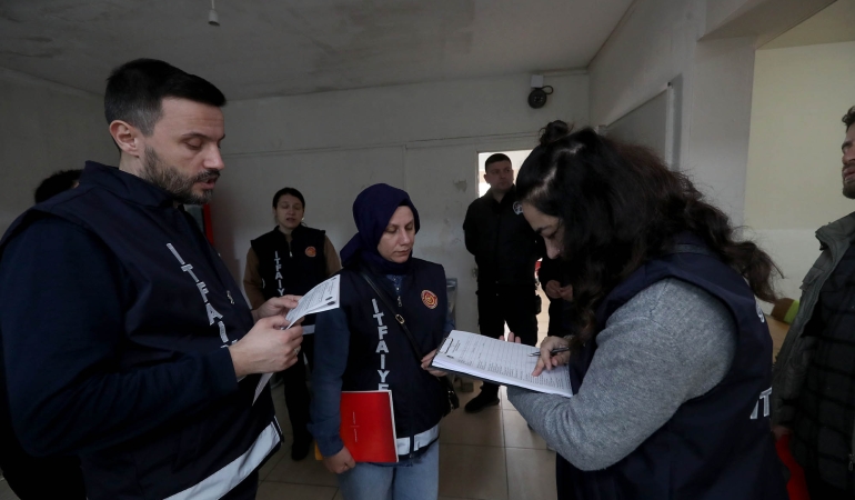 Büyükşehir itfaiyesi kurum ve işletmeleri olası bir yangına hazırlıyor: