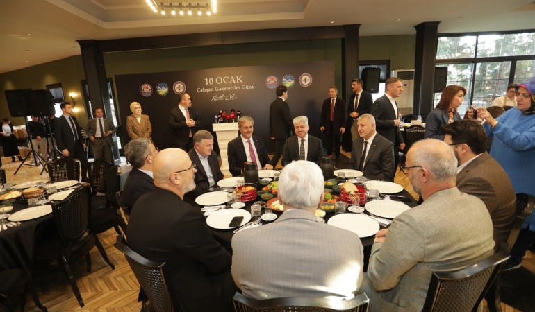 Geleneksel 10 Ocak “Çalışan Gazeteciler Günü” Kutlama Programı Valilik, Büyükşehir Belediyesi ve SATSO Ortaklığında Gerçekleştirildi