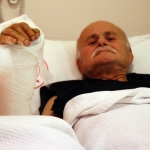 KOPAN ELİ SAATLER SÜREN AMELİYAT İLE DİKİLDİ: "DOKTORUMA BU ELİMLE MANGAL YAPACAĞIM" İŞ KAZASINDA KOPAN SAĞ ELİ DOKTORLARIN ZAMANLA YARIŞIYLA YERİNE DİKİLDİ NİZAM ACAR: "ELİMİ İLK YERDE GÖRDÜĞÜM ZAMAN 'BENİM SONUM GELDİ' DEDİM. PARMAĞIMI TEKRAR OYNATINCA DÜNYALAR BENİM OLDU"