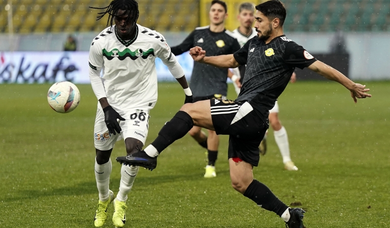 Esenler Erokspor: 1 – Sakaryaspor: 1