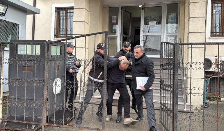 Sevgilisini boğazından bıçaklamıştı: Eski polis tutuklandı