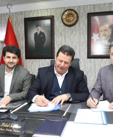 AKYAZI BELEDİYESİ'NDE İŞÇİLERE YÜZDE 47,38 ZAM