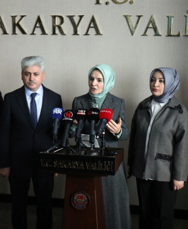 BAKAN GÖKTAŞ, AİLE VE GENÇLİK FONU'NA BAŞVURANLARIN SAYISINI AÇIKLADI MAHİNUR ÖZDEMİR GÖKTAŞ: "TÜRKİYE GENELİNDE 15 BİN 30 VATANDAŞIMIZ AİLE VE GENÇLİK FONUNA BAŞVURDU" "'AİLE YILI' ÇERÇEVESİNDE GENÇ ÇİFTLERİMİZE YUVA KURMA YOLLARINDA ONLARIN YANINDA OLMAYA DEVAM EDECEĞİZ"