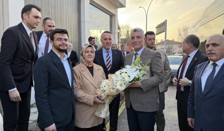 Ticaret Bakanı Bolat, Sakarya’da ziyaretlerde bulundu