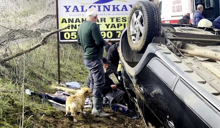 TAKLA ATAN OTOMOBİLİN SÜRÜCÜSÜ YARALANDI