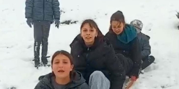 Sakarya'da çocukların görülmeye değer kayak keyfi