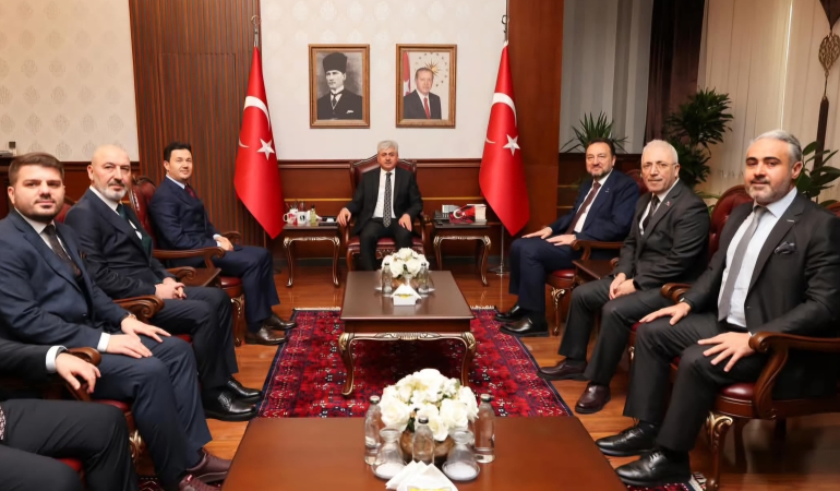 MÜSİAD Genel Başkanı Mahmut Asmalı Sakarya’da Valilik ziyaretiyle programına başladı