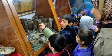 b7a6012c-05f4-452f-85fe-4a7408ddad32