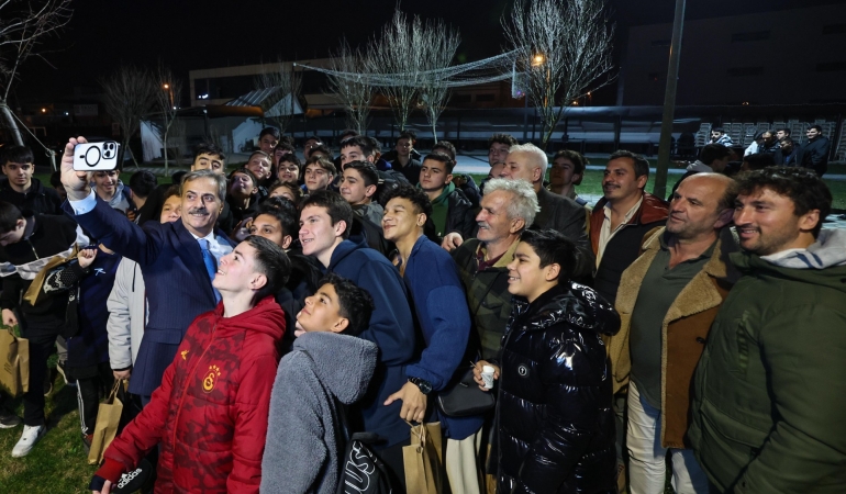Yusuf Alemdar Erenler’de gençlerle buluştu
